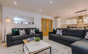 Host & Stay - Knight Street Place